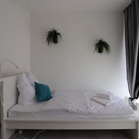 Appartement Gross, Modern, Vollausgestattet, Gemuetlich Mit Kueche Und Parkplatz Fuer Urlaub Oder Business à Kettig Extérieur photo