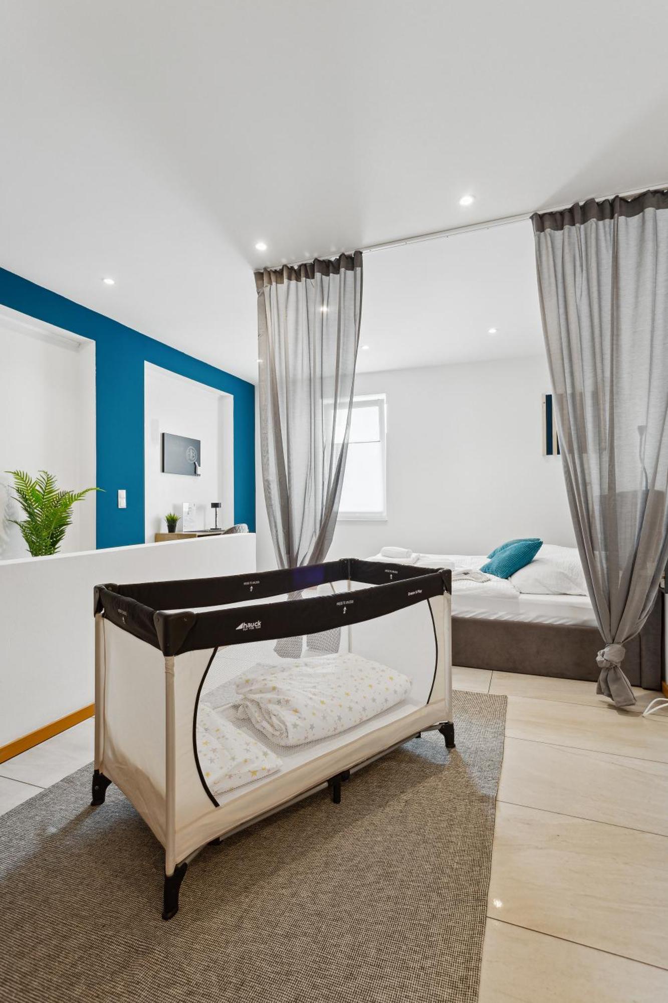 Appartement Gross, Modern, Vollausgestattet, Gemuetlich Mit Kueche Und Parkplatz Fuer Urlaub Oder Business à Kettig Extérieur photo