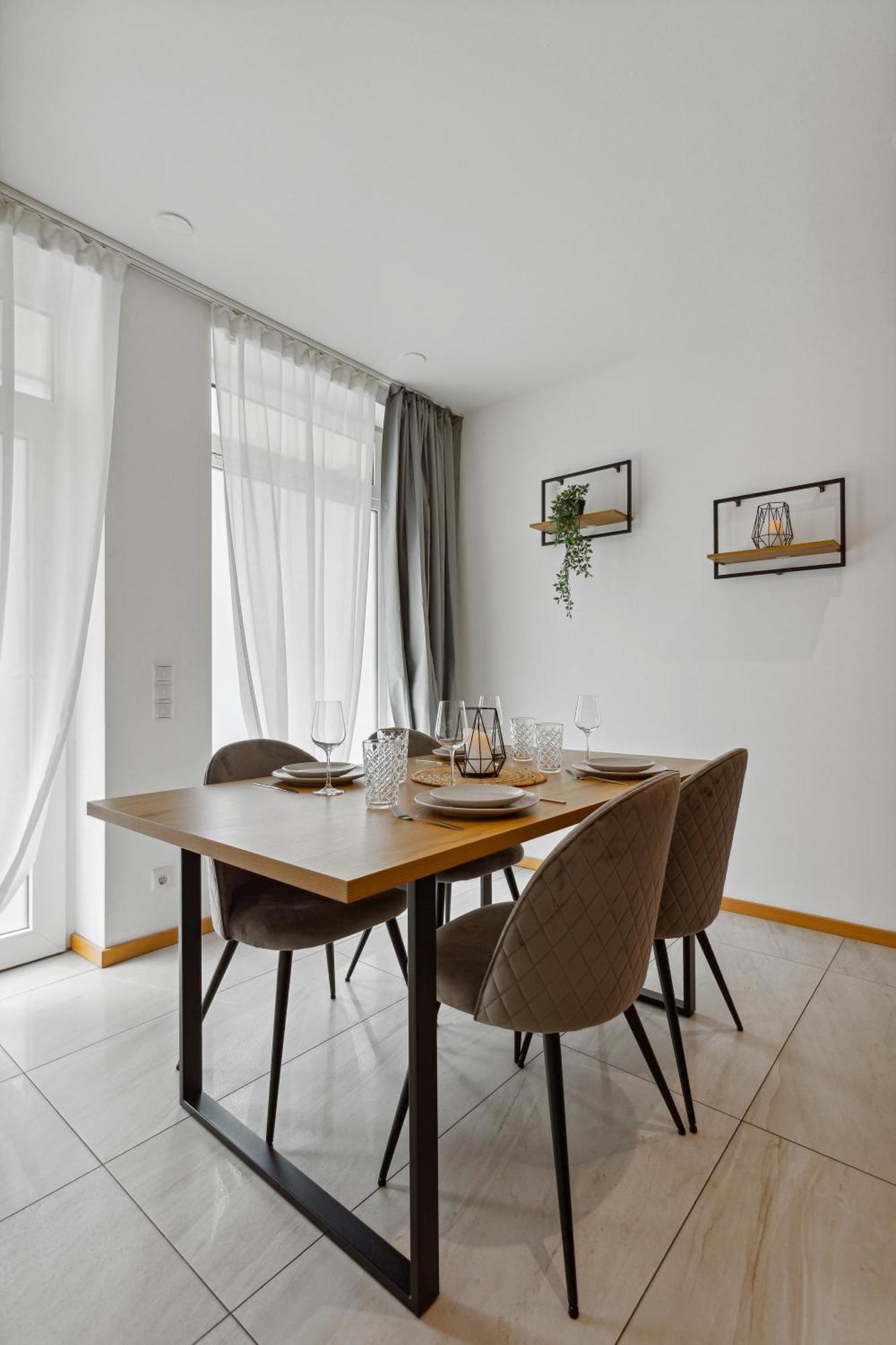Appartement Gross, Modern, Vollausgestattet, Gemuetlich Mit Kueche Und Parkplatz Fuer Urlaub Oder Business à Kettig Extérieur photo